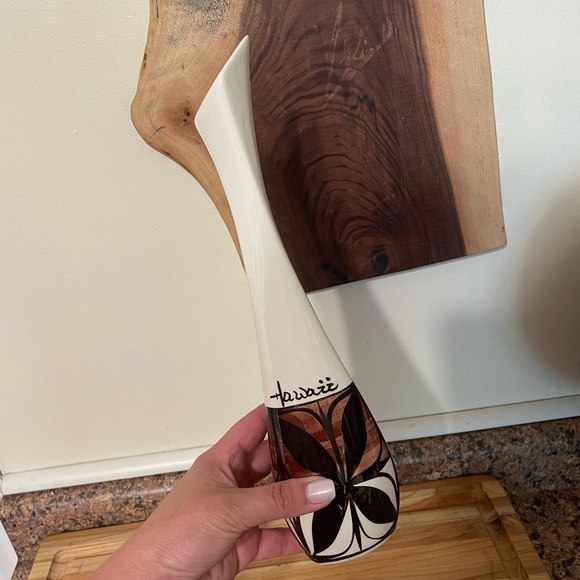 Vintage MCM Minimalist 'Pohaku Kiln' Hawaii Ceramic Bud Vase - Picture 2 of 6